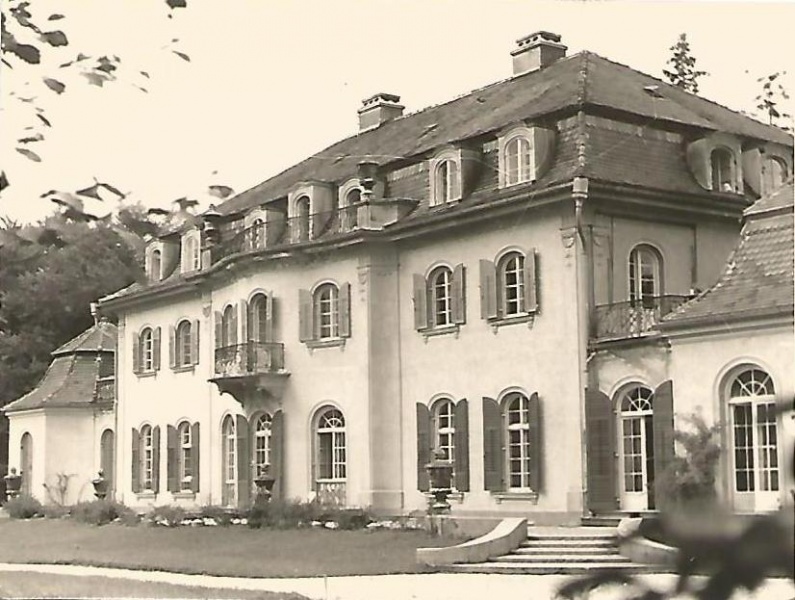 Datei:Schloss.jpg